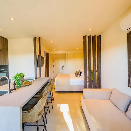 Cubo's Comfy Romana Playa Estudio 803 Marbella